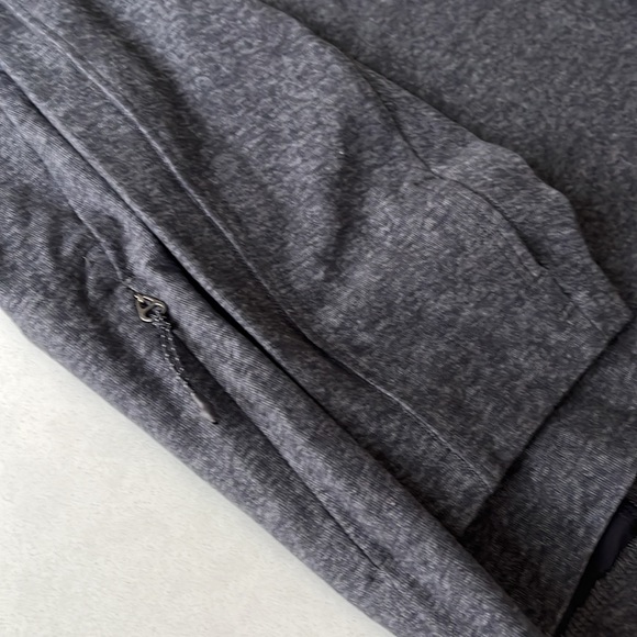 Lululemon Men’s Surge Warm Half Zip Size Small - Picture 5 of 5